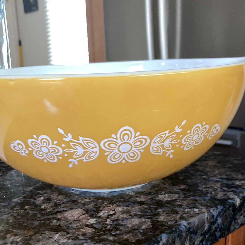 Vintage (c. 1972) “Butterfly Gold” Pyrex nesting bowl